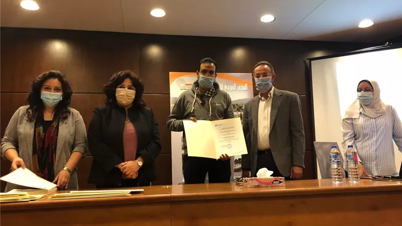غنيم يسلم شهادات دورة رفع الكفاءة للأبناء الحضارة