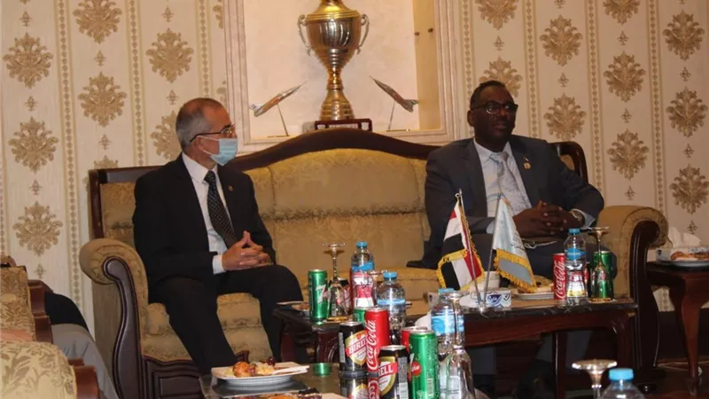 وفد منظومة الصناعات الدفاعية بالسودان يشيد بالقاعدة الصناعية المتطورة للعربية للتصنيع