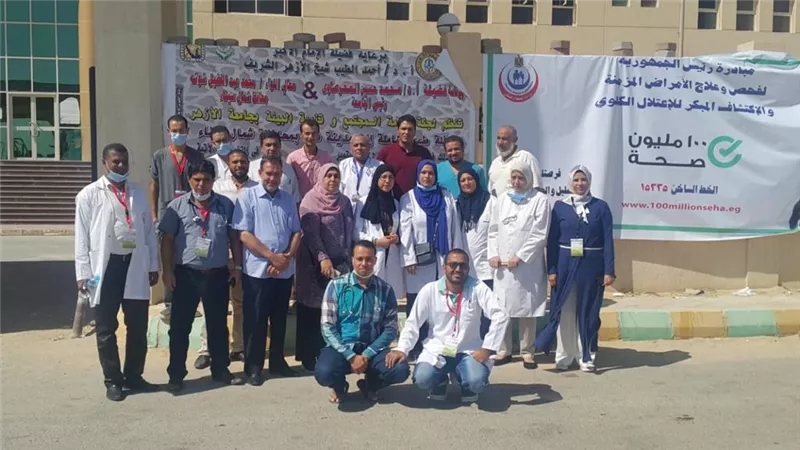 قافلة الأزهر ببني سويف تفحص ألفي مريض وتوزع مواد إغاثية وغذائية على ألف أسرة