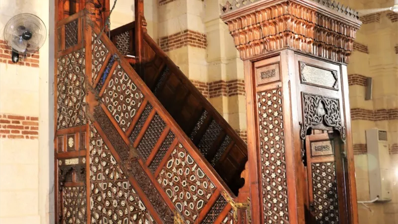 افتتاح مسجد الإمام الشافعي بعد ترميمه وإقامة شعائر صلاة الجمعة