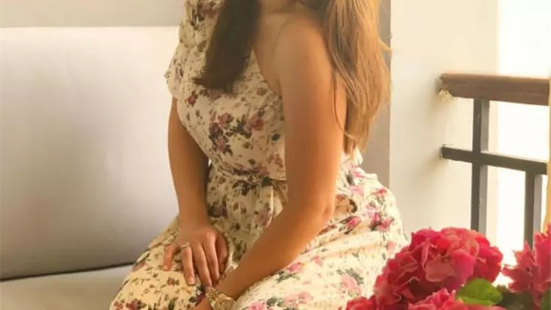بإبتسامة رقيقة .. سارة نخلة تخطف الأنظار بأحدث إطلالتها