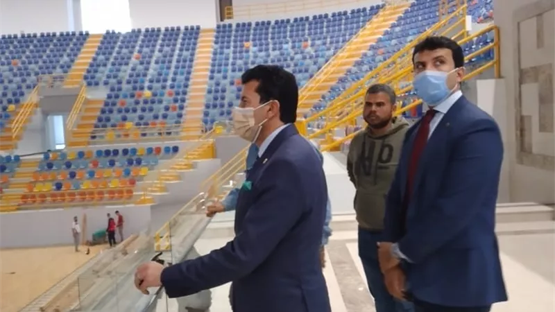 وزير الشباب يتفقد المدينة الرياضية والصالة المغطاة بالعاصمة الإدارية الجديدة