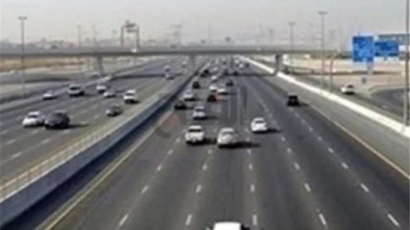 انتظام الحركة المرورية بالطرق الصحراوية والساحلية والسريعة