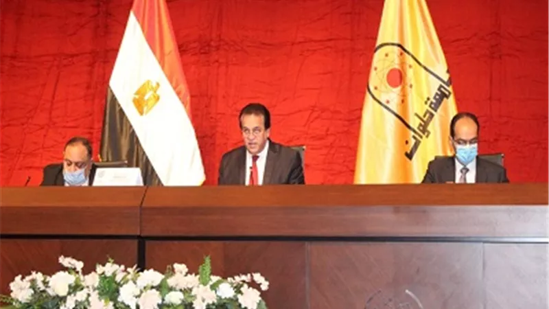 وزير التعليم العالي يؤكد على الالتزام بانتظام الدراسة والإجراءات الاحترازية ومعاقبة المخالفين