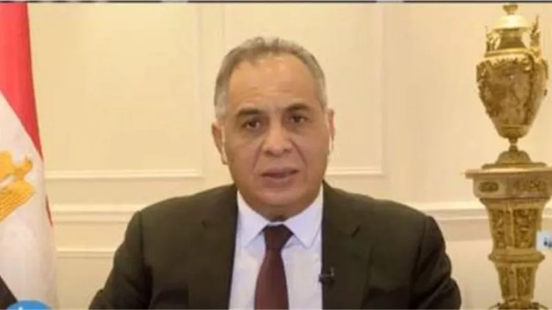 نائب وزير الاتصالات يكشف الخدمات الجديدة على منصة مصر الرقمية.. فيديو