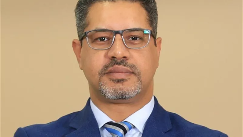 أستاذ جراحة سمنة بطب عين شمس يوضح أسباب تمدد المعدة وكيفية علاجها