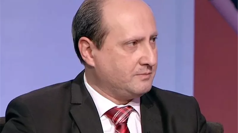 خبير أبراج يكشف عن توقعات عام 2021