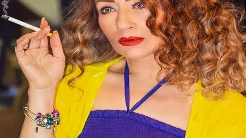 أفكاري تتراقص مع رسومات دخاني.. إيناس مكي 