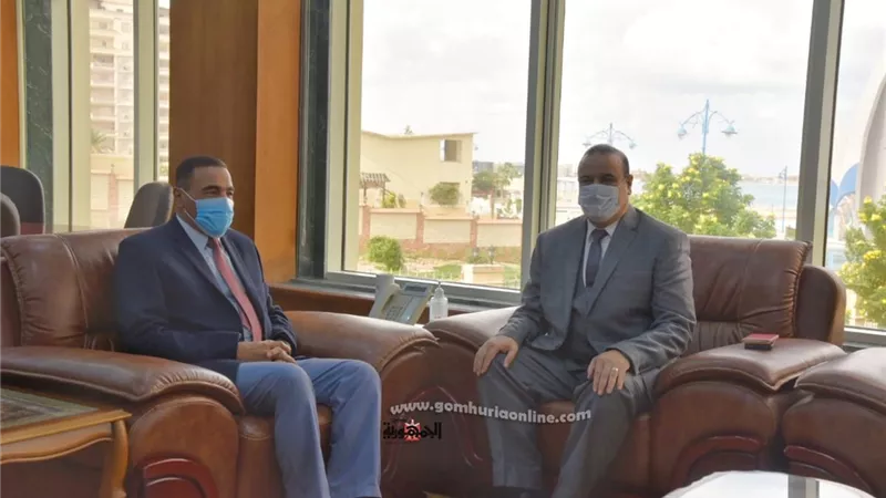 مدير عام تعليم مطروح يتسلم مهام عمله ويلتقي المحافظ