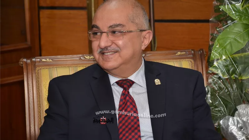رئيس جامعة أسيوط يعلن عن تشكيله لجنة مركزية للإشراف على تنظيم الفاعليات العلمية والثقافية داخل الجامعة
