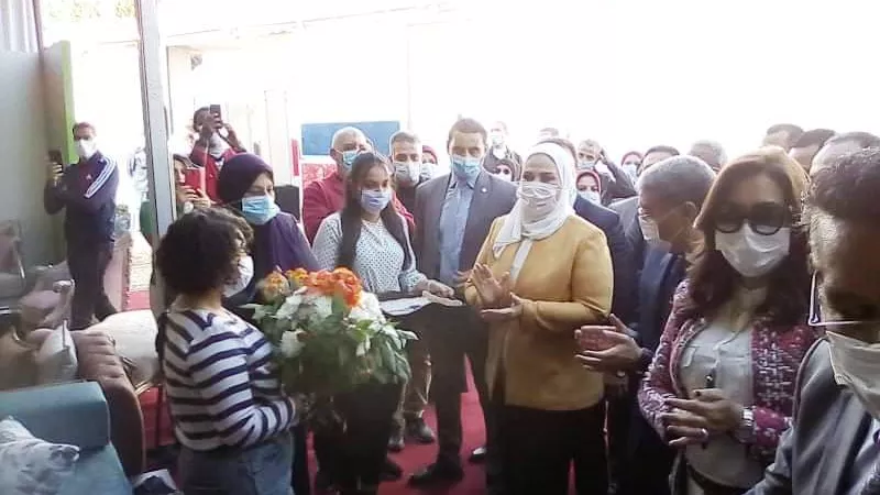 وزيرة التضامن ومحافظا دمياط والمنيا يفتتحون معرض الاثاث الدمياطى بالمنيا