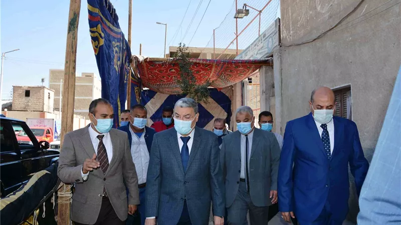 محافظ المنيا يتفقد لجان انتخابات الاعادة للتأكد من جاهزيتها