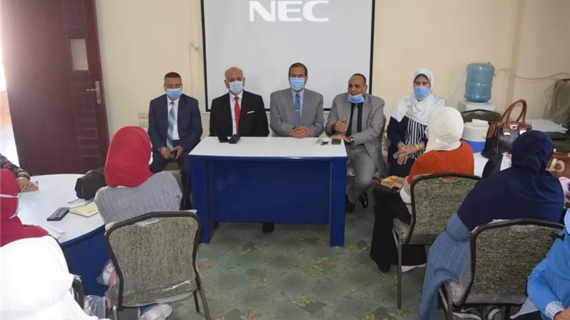 دورة تدريبية لطلاب تربية سوهاج عن كيفية محو الامية وتعليم الكبار