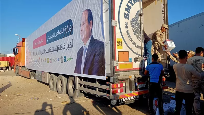 قافلة صندوق تحيا مصر تصل بئر العبد والشيخ زويد
