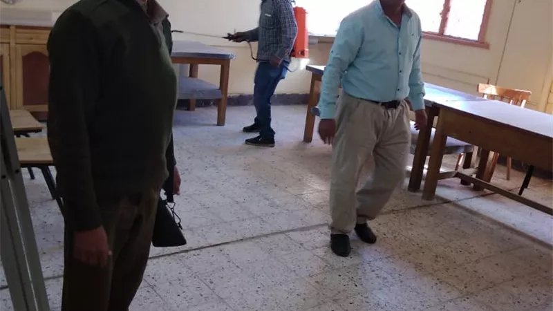 مدينة الزينية بالأقصر تنتهى من تطهير وتعقيم اللجان الإنتخابية