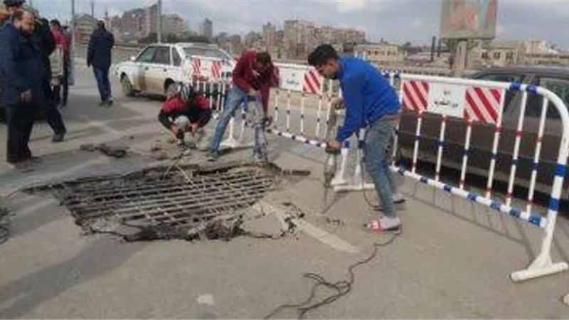 حملة لاغلاق المراكز التعليمية واصلاح هبوط ارضى بحى وسط فى الاسكندرية