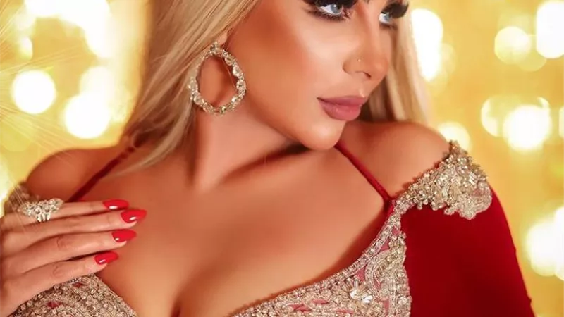 شاهد .. إطلالة أنثوية ساحرة للإعلامية سارة خليفة فى أحدث ظهور