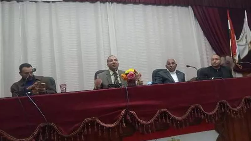 ندوة تثقيفية حول محو الأمية بازهر أسيوط