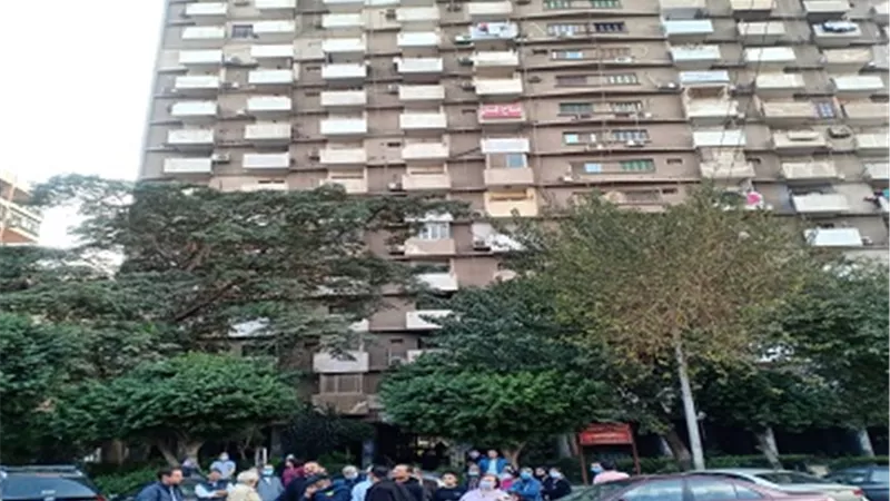 الشركة قطعت المياه والسكان نزلوا الشارع فى مصر الجديدة