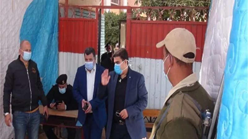 نائب محافظ بني سويف يتفقد اللجان الانتخابية بمدينة ببا