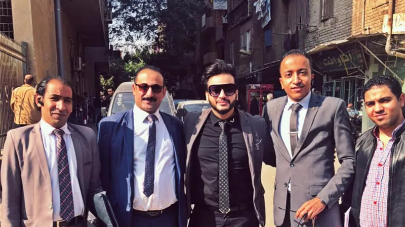 الصلح خير.. إيساف يعلن تسوية قضية إعتدائه على أستاذ جامعي بالضرب