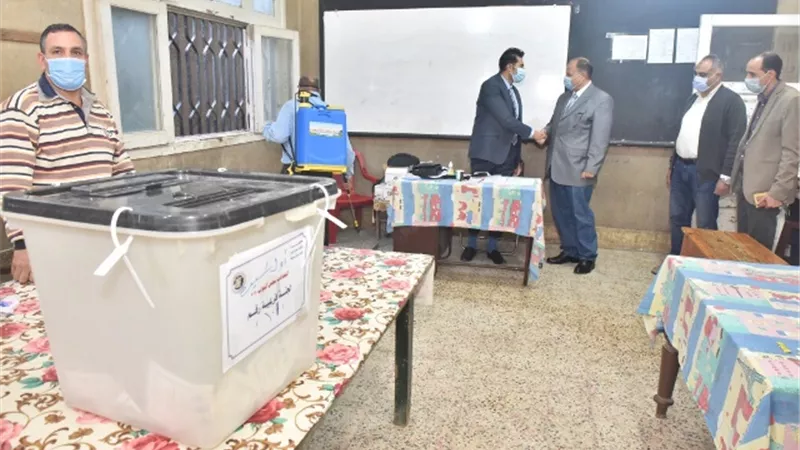 محافظ أسيوط يتفقد بعض لجان انتخابات مجلس النواب