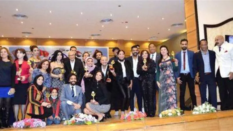 مهرجان الحياة للدراما يكرم مروى اللبنانية كأفضل نجمة مسرح في 2020
