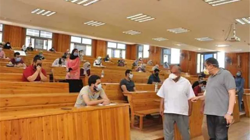 «التعليم العالى» توضح حقيقة إلغاء امتحانات الفصل الدراسى الأول بالجامعات والمعاهد