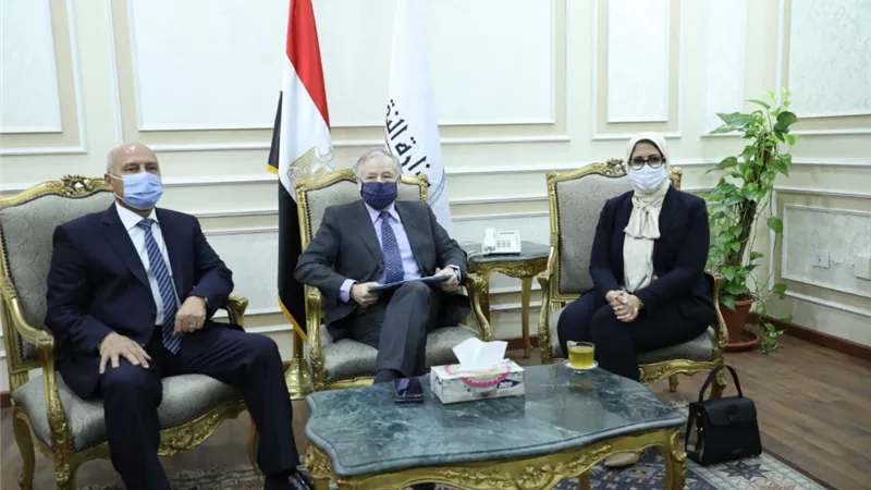 وزيرة الصحة تستعرض جهود الوزارة في خفض إصابات حوادث الطرق