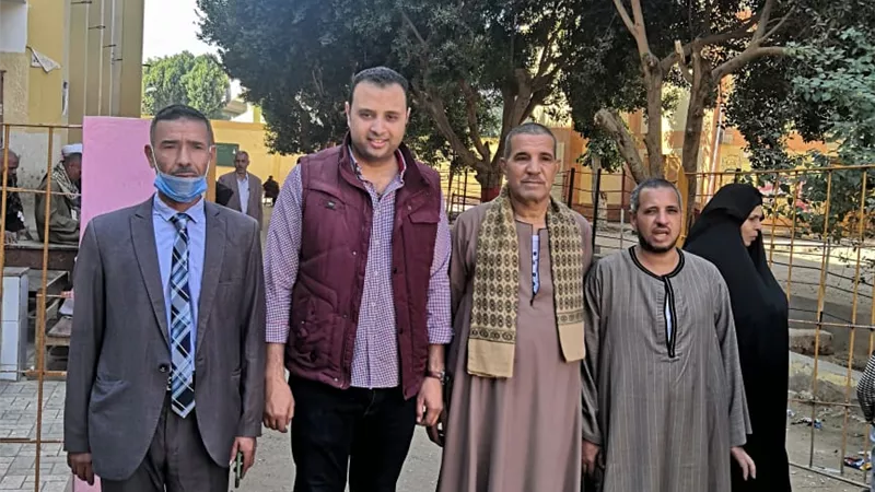 إقبال كبير للمرأة وكبار السن باسيوط وتأخر فتح 3 لجان بسبب تأخر القضاه