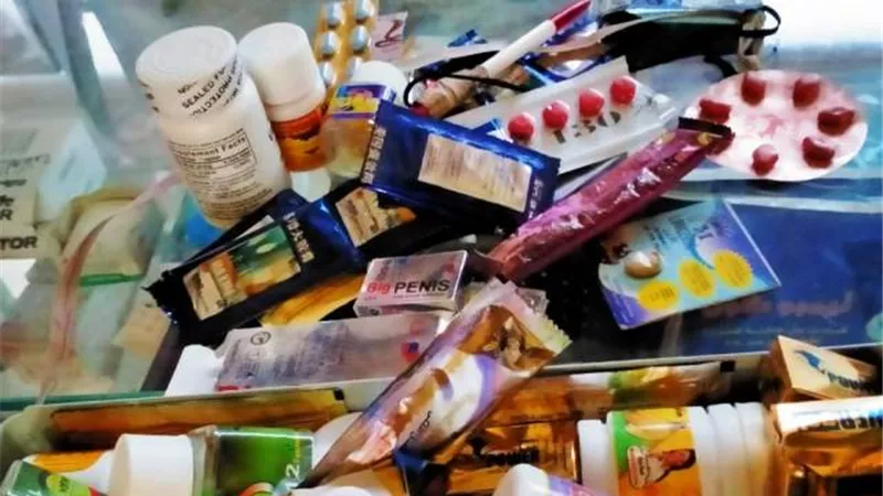 ضبط ٣٠٠ ألف عبوة دوائية منتهية الصلاحية فى الشرقية.. بالصور
