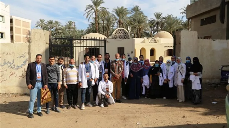 الكشف على 548 حالة ضمن قافلة جامعة الفيوم الطبية فى قرية الكعابى.. بالصور