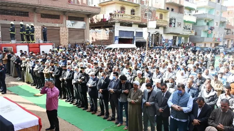 قرية طحلة بردين فى الشرقية تودع شهيدها بالدموع.. بالصور