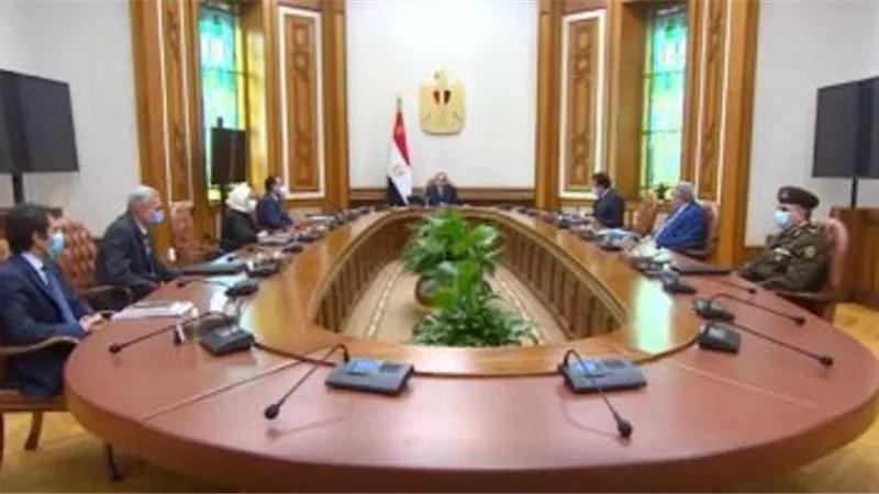 السيسي للمصريين: الوعى هو اللقاح الحقيقى للتعامل مع كورونا.. ويؤكد: أجهزة الدولة قامت بعمل رائع