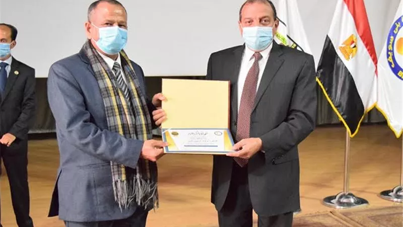 جامعة بني سويف تكرم أفضل علمائها