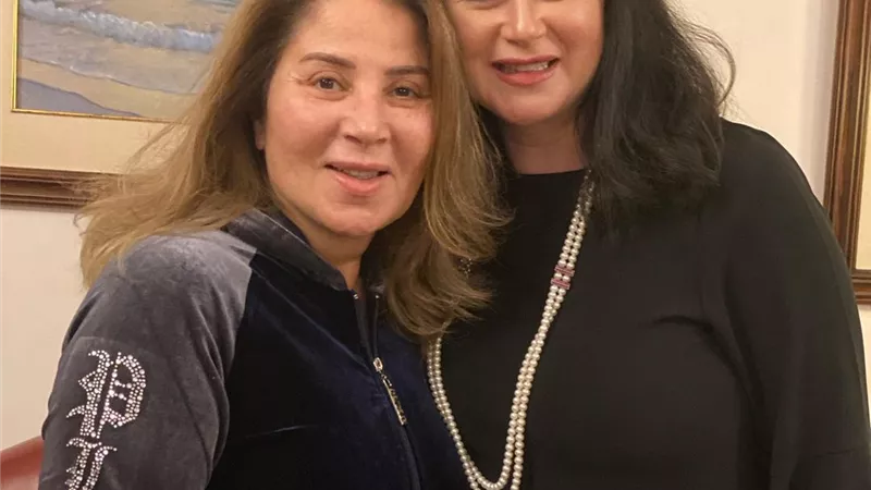 شاهد.. أحدث ظهور للفنانة هدى رمزى فى عيد ميلاد بوسى.. صور