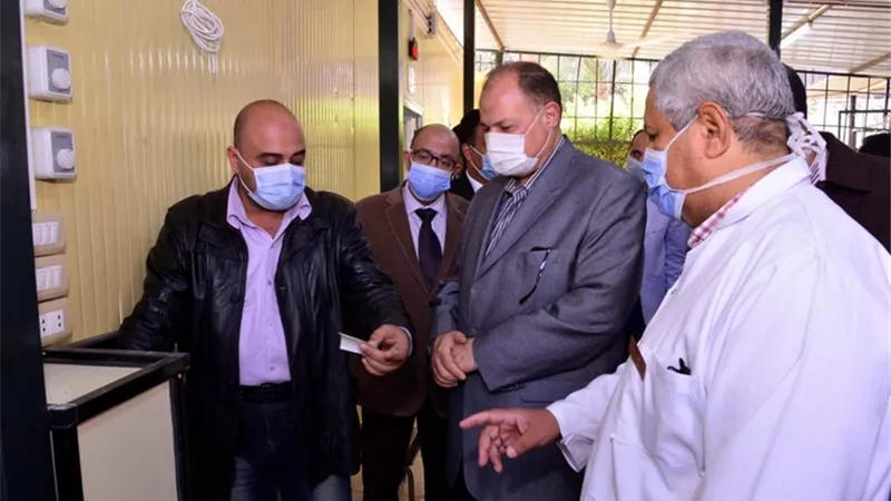 محافظ أسيوط يتفقد وحدة التشخيص عن بعد 