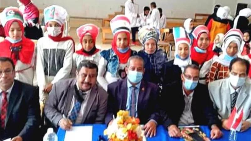 الاعلام المصرية تزين مهرجانات اعياد الطفولة بمدارس تعليم الوادى الجديد