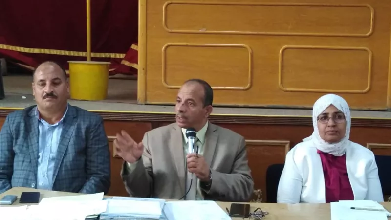 15 - 12 آخر مهلة لتحديث سجلات المديرية والادارات التعليمية بقنا