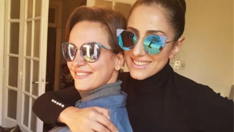 بعد نجاحهما فى حكايات إلا أنا.. رسالة غزل من ريهام عبد الغفور لحنان مطاوع