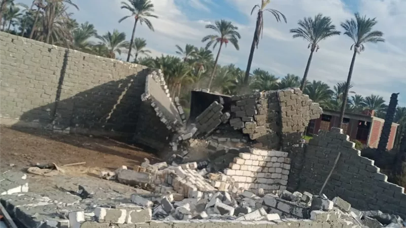 إزالة عدد ٤ حالات تعدِ على أراضى زراعية بالسنانية