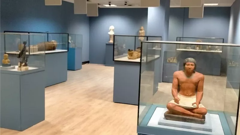 استحداث قطع أثرية جديدة بمتحف مطار القاهرة استعداداً لافتتاحه