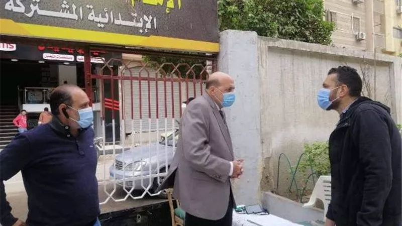 وكيل وزارة التعليم بالقليوبية ووكيل المديرية يتابعان الإجراءات الإحترازية بالمدارس