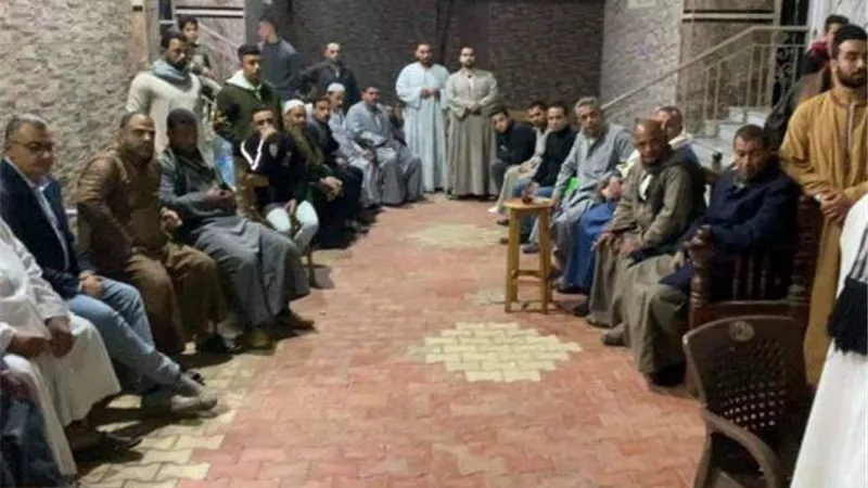 الصلح بين عائلتين في مشاجرة بينهما بسبب خلافات مالية بقليوب