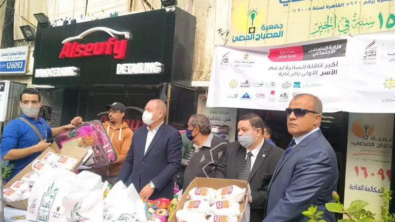 توزيع بطاطين على أهالى عزبه الهجانه بشرق مدينة نصر