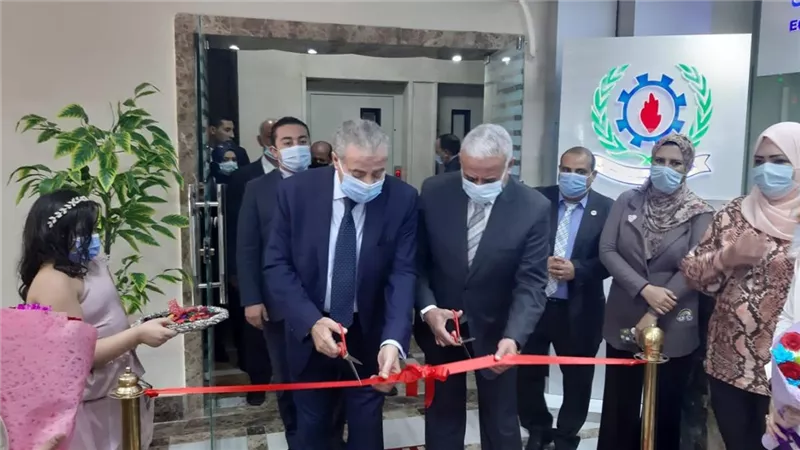وزير التموين: الحصول على الخدمة من مكتب السجل التجارى النموذجًى بالسويس فى مدة لا تتجاوز 15 دقيقة