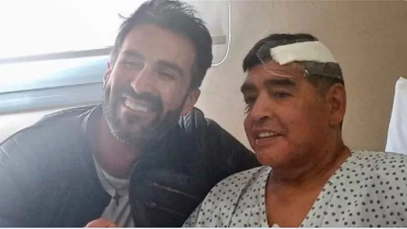 تعرف على ..آخر صورة للأسطورة مارادونا قبل وفاته