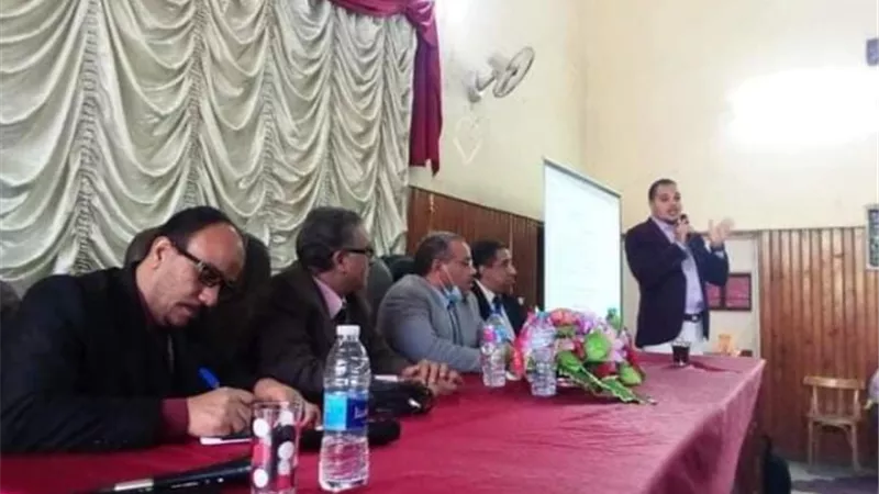 كلية الدراسات العربية تستضيف 