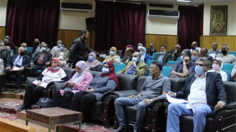 وكيل وزارة التعليم بالقاهرة يناقش مع مدير عام التعليم الفنى تطوير الأداء والورش والمعامل فى المدارس