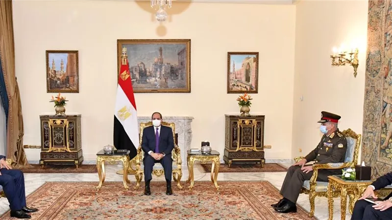الرئيس يستقبل وزير الدفاع العراقي